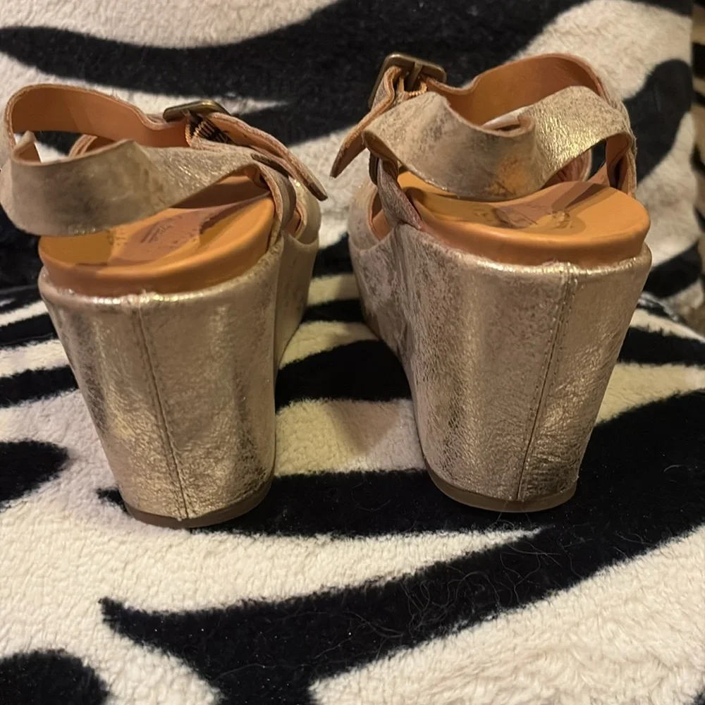 Kork-Ease Metallic Gold Platform Sandals